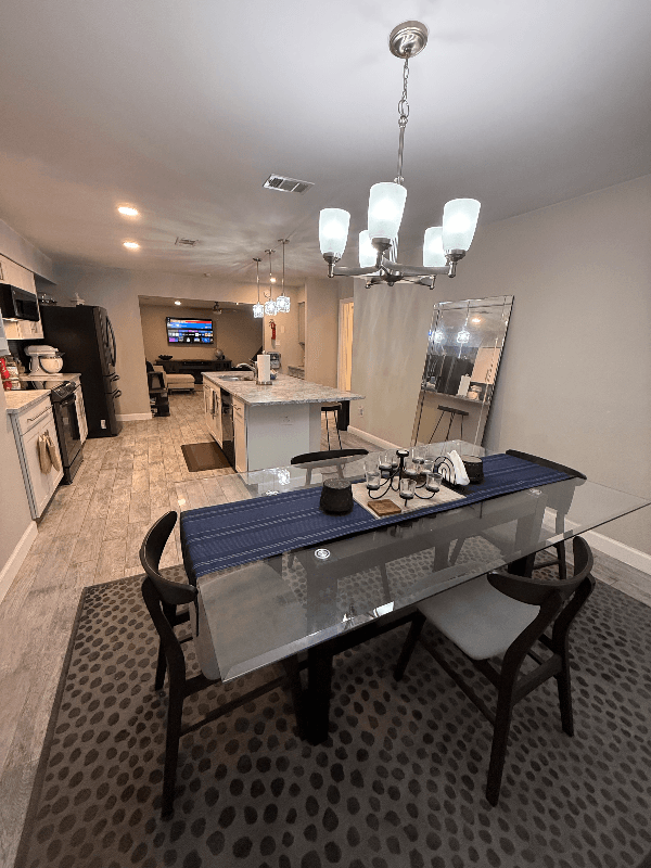 Arlington Single Room: 1504 N. F