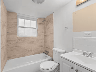 Grand Prairie Single Room: 1902 SE 4Th Street