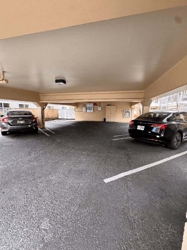 Honolulu Condo: 722 University Ave.