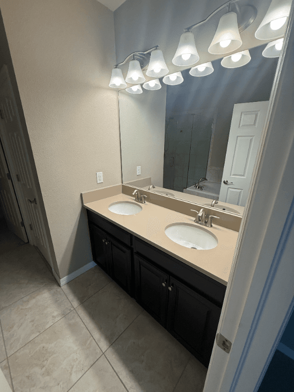 TAMPA Townhome: 2903 Grand Kemerton Place