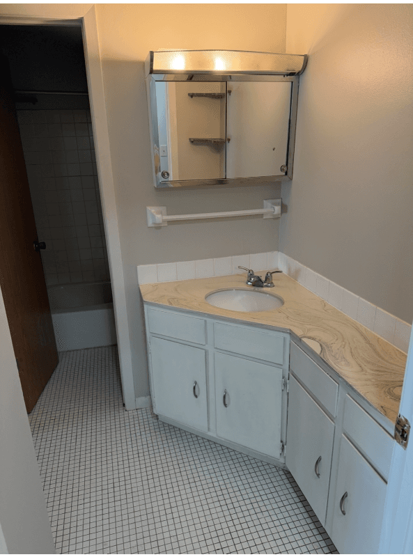 Farmington House: 18 Walnut Street