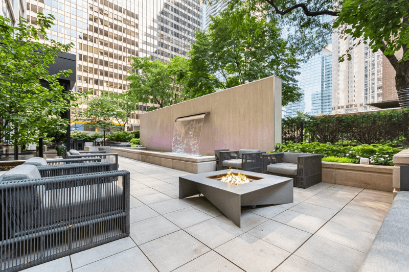 Chicago Condo: 211 E Wacker Dr