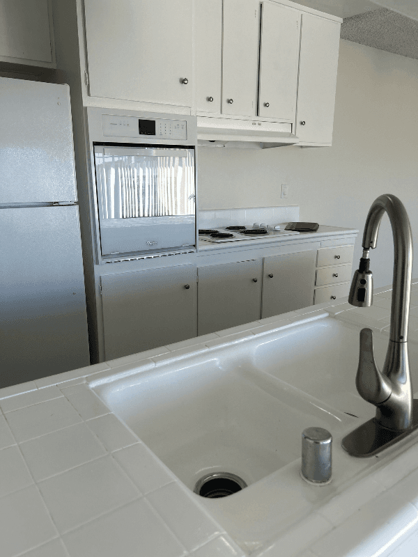 Chatsworth Apartment: 10200 De Soto Ave