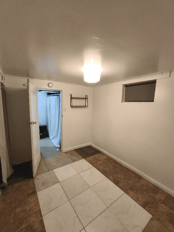 SLC Single Room: 1062 W 300 N
