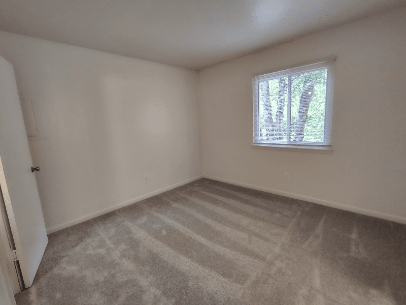 Lynchburg Apartment: 600 Reusens Road