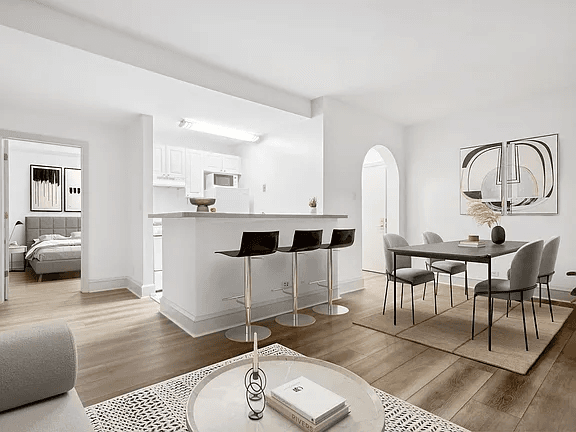 Philadelphia Apartment: 1512 Spruce St