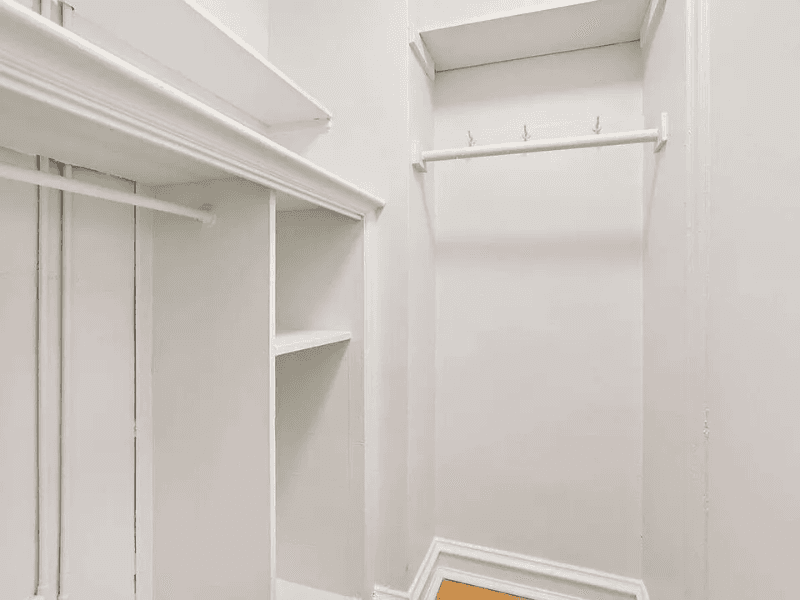 Philadelphia Apartment: 2220 Walnut St