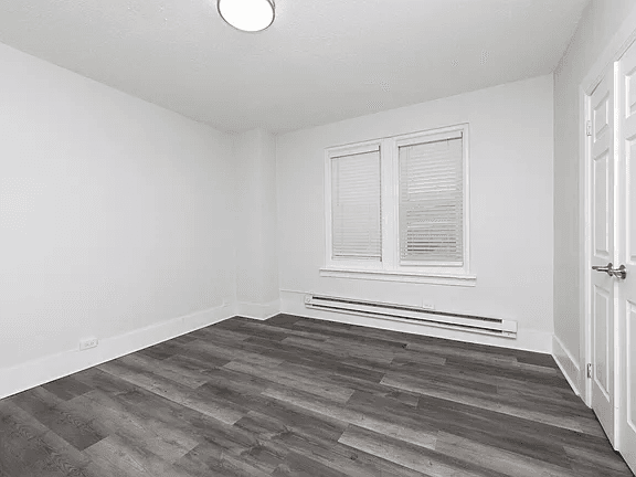Philadelphia Apartment: 2220 Walnut St