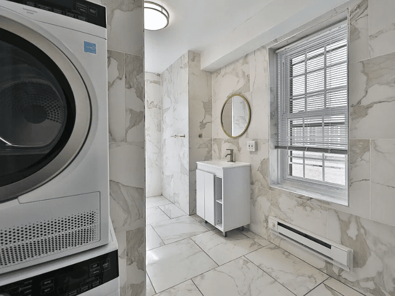 Philadelphia Apartment: 2220 Walnut St