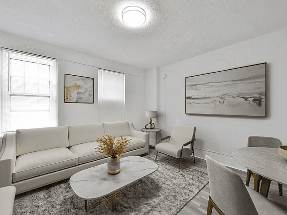 Philadelphia Apartment: 2220 Walnut St