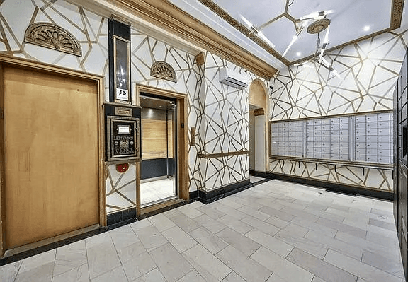 Philadelphia Apartment: 2220 Walnut St