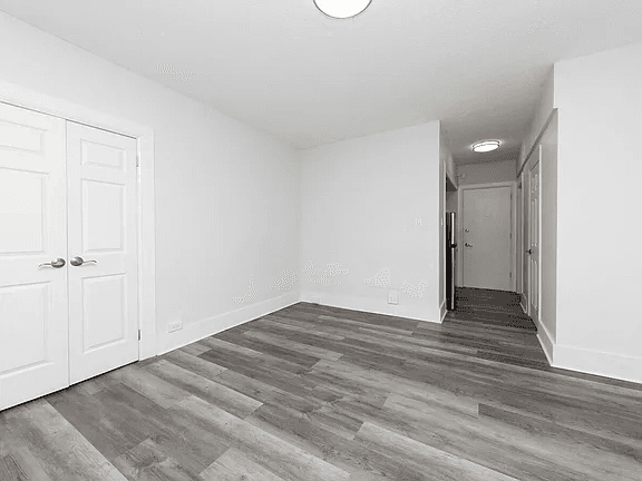 Philadelphia Apartment: 2220 Walnut St