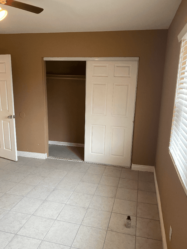 Lake Elsinore House: 16510 Lakeshore Drive