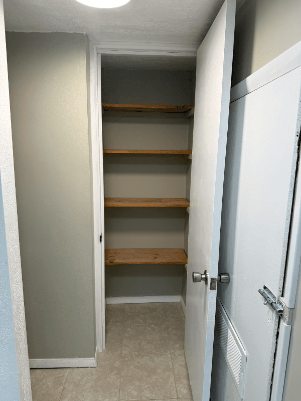 Rock Island Apartment: 3300 15th Ave