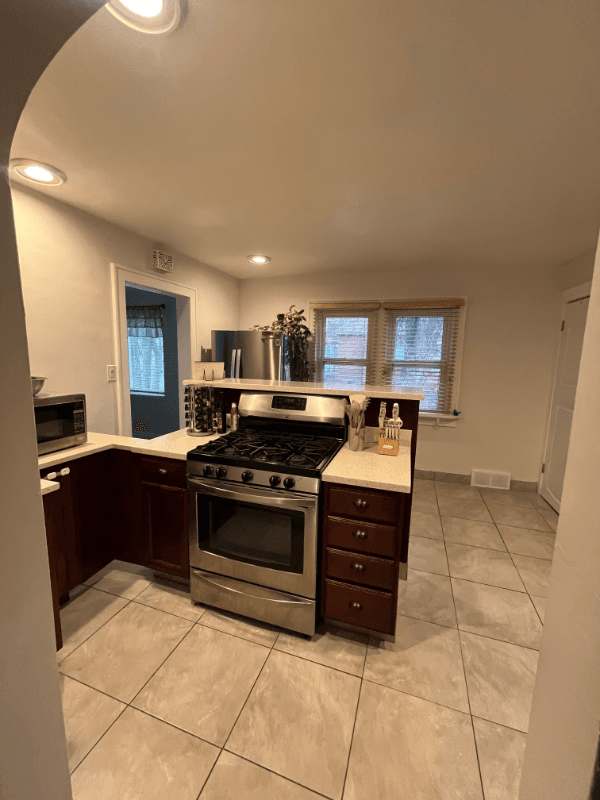 Springville House: 165 N 400 E