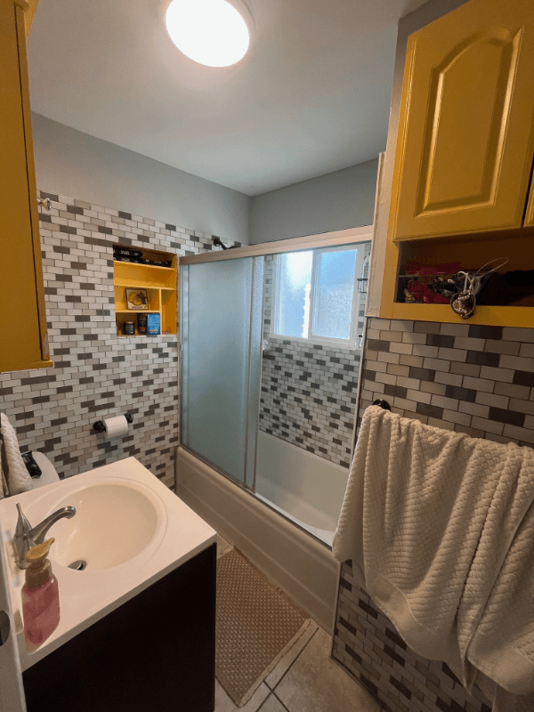 Springville House: 165 N 400 E