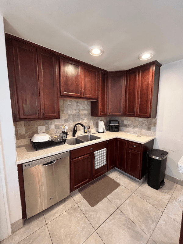 Springville House: 165 N 400 E