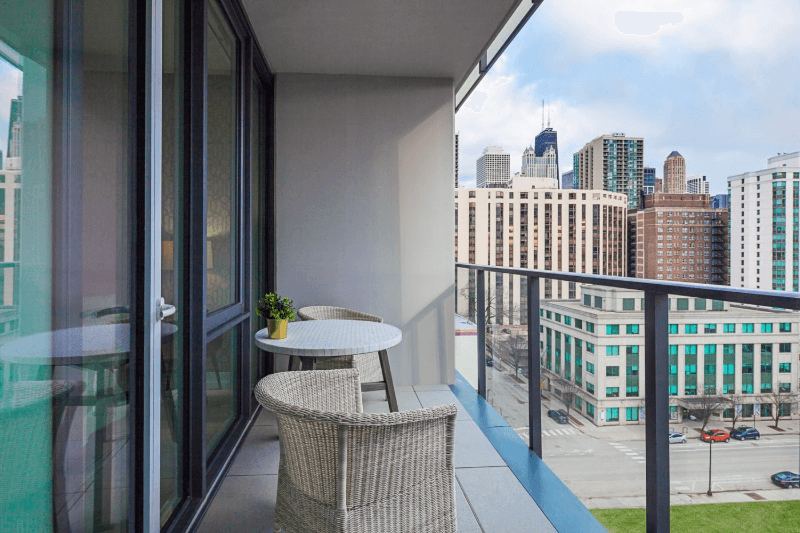 Chicago Condo: 201 W Division