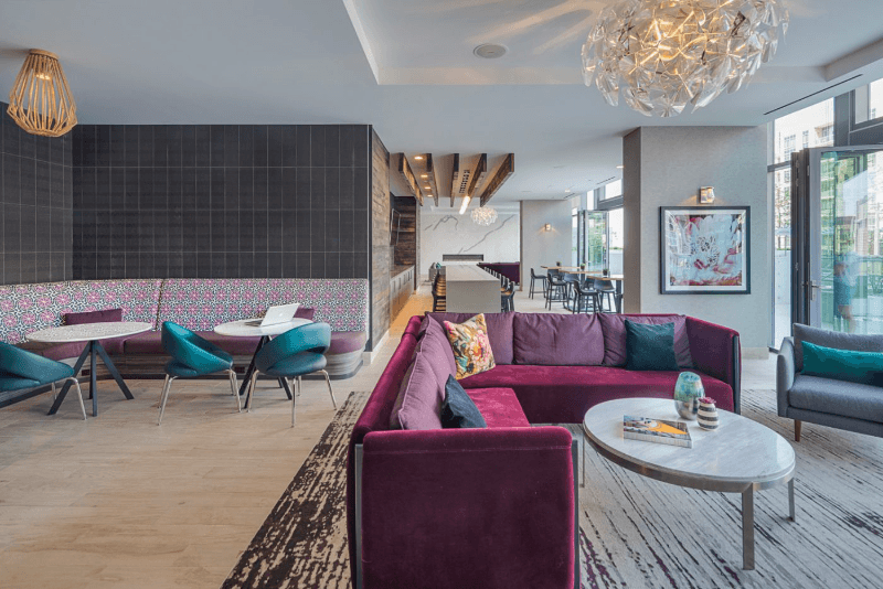 Chicago Condo: 201 W Division