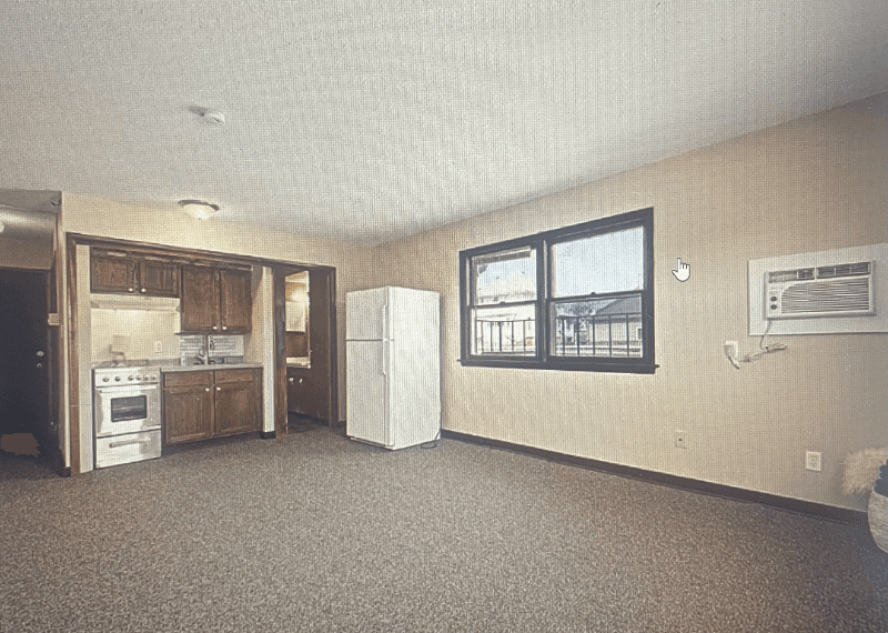 Cedar Rapids Apartment: 1400 7th Avenue SW