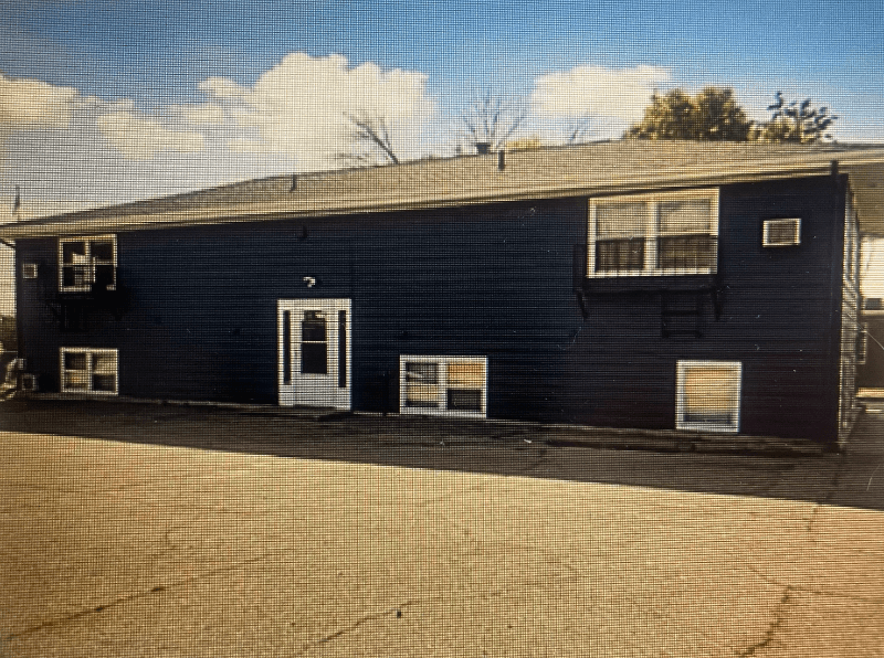 Cedar Rapids Apartment: 1400 7th Avenue SW