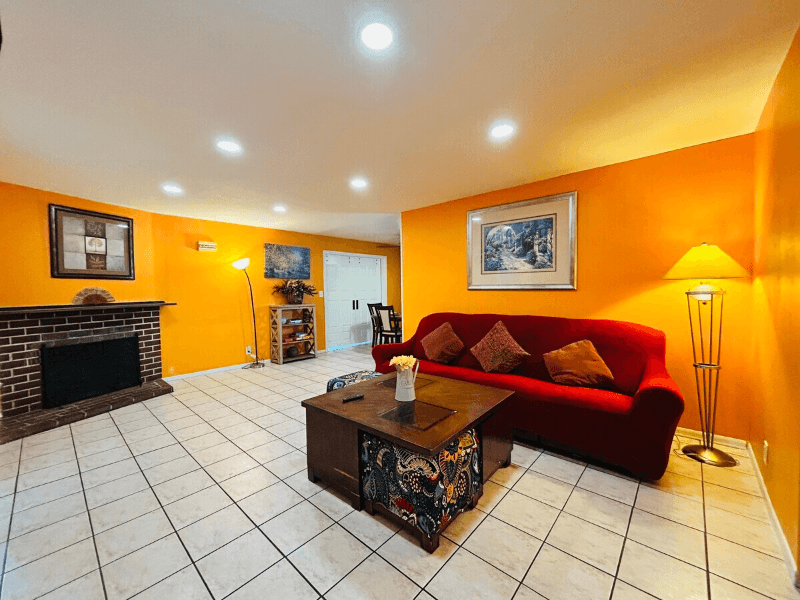 Cypress Single Room: 8871 Belmont St