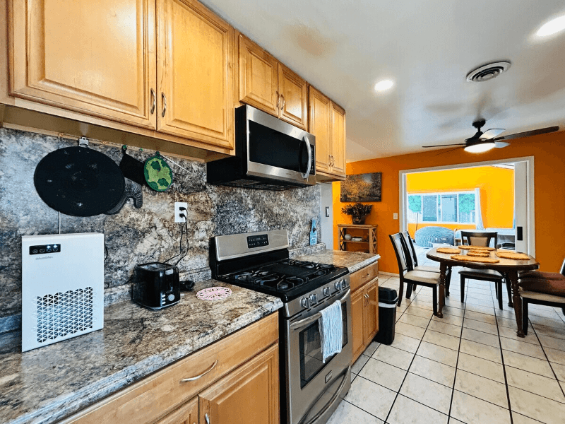 Cypress Single Room: 8871 Belmont St