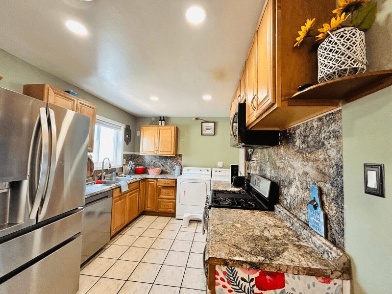 Cypress Single Room: 8871 Belmont St