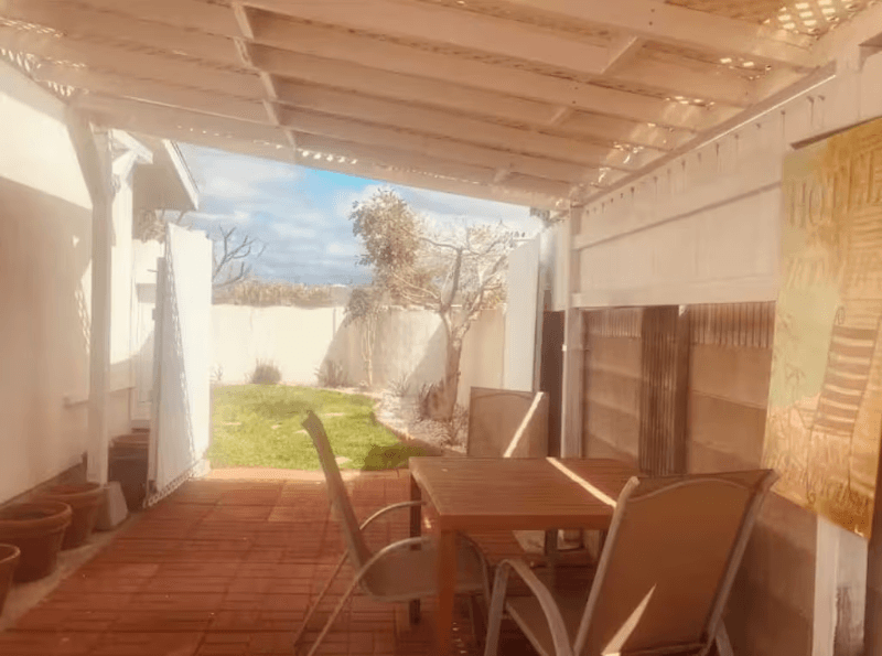 Cypress Single Room: 8871 Belmont St