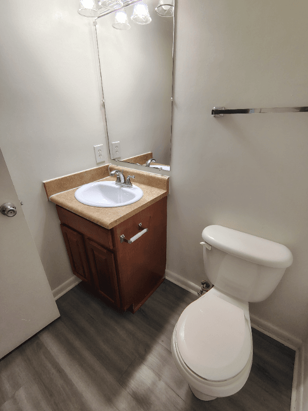 Lynchburg Apartment: 600 Reusens Road
