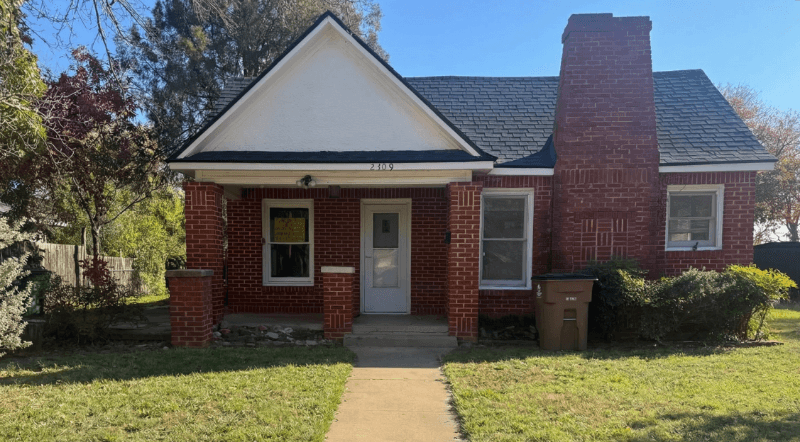 San Angelo House: 2309 Houston St