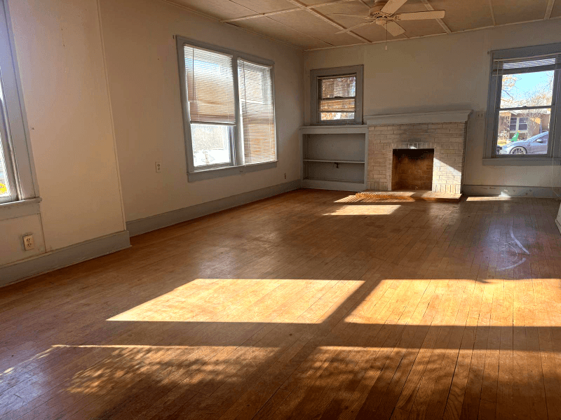 San Angelo House: 2309 Houston St