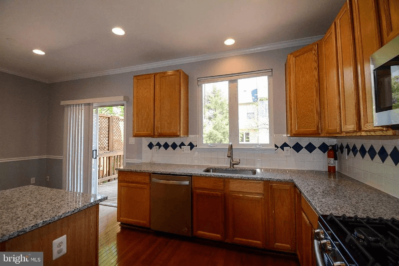 Centreville Townhome: 6413 McCoy Road