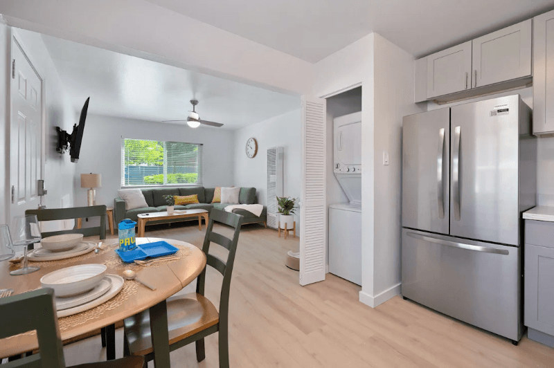 Orangevale Apartment: 6431 Benning St