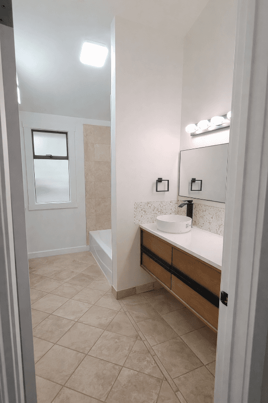 Kenmore House: 15005 58th lane NE