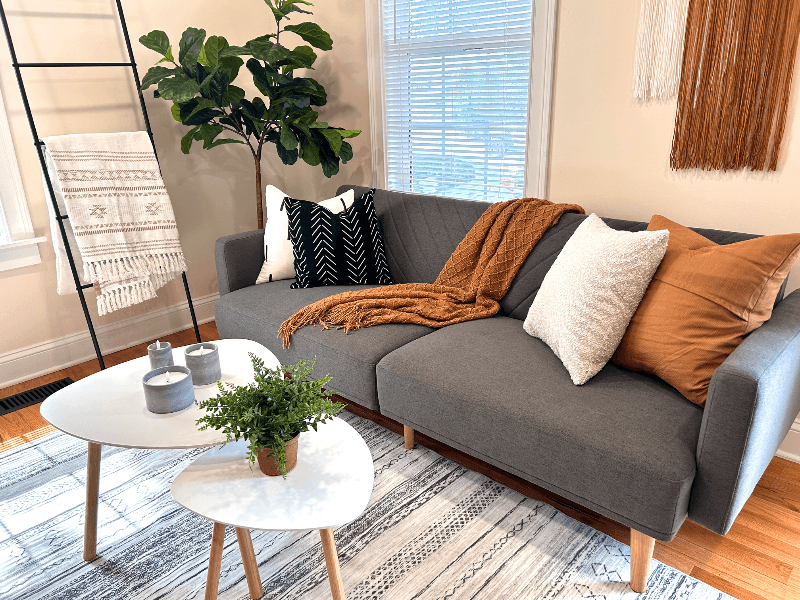 Columbus House: 2628 Hiawatha St