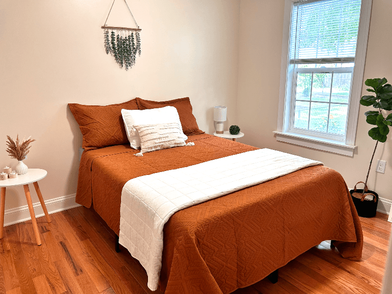 Columbus House: 2628 Hiawatha St