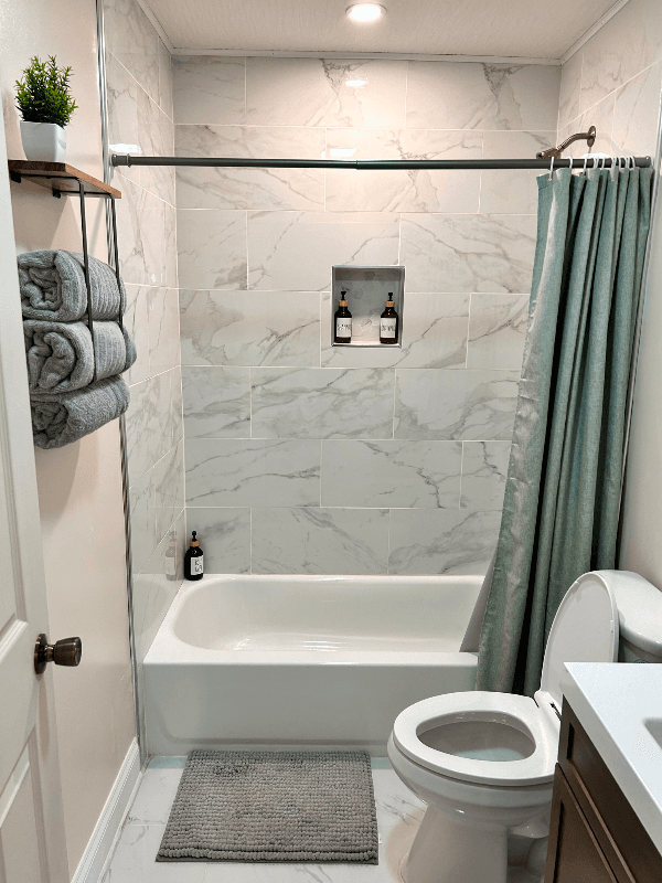 Columbus House: 2628 Hiawatha St