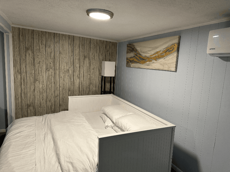 Arlington Apartment: 1504 N. F