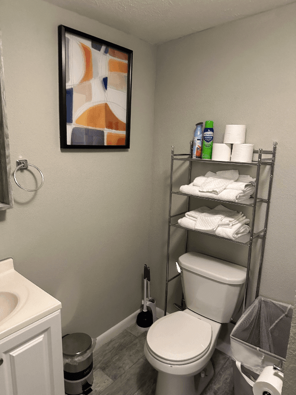 Arlington Apartment: 1504 N. F
