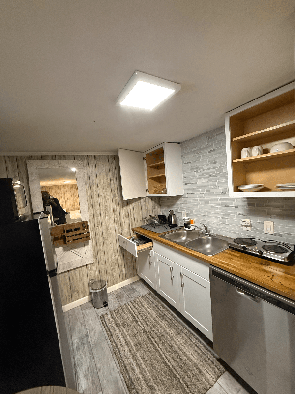 Arlington Apartment: 1504 N. F