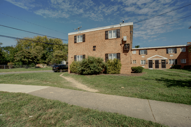 Richmond Apartment: 2104 Phaup St