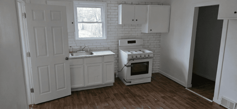 Peoria House: 1831 S Westmoreland Ave