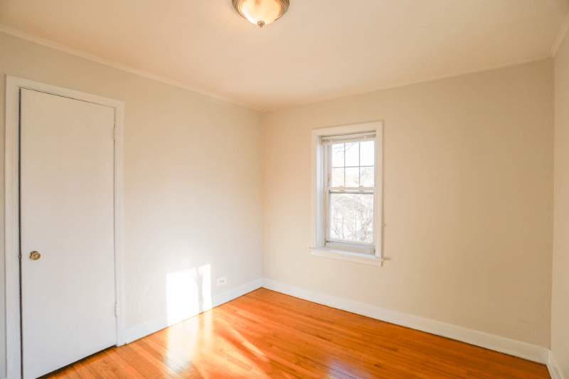 Evanston Apartment: 1217 Harvard Terrace
