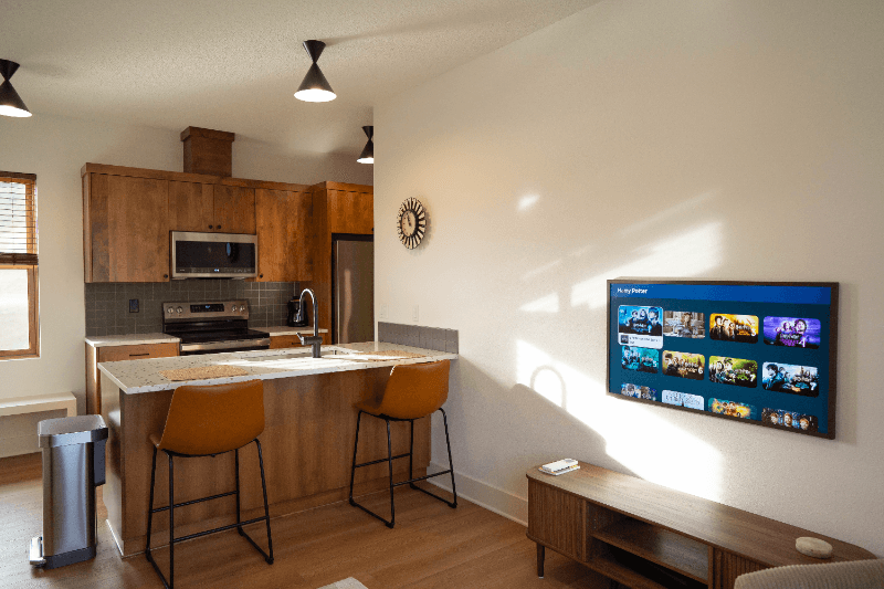 Salem House: 4069 Berwick Ln SE