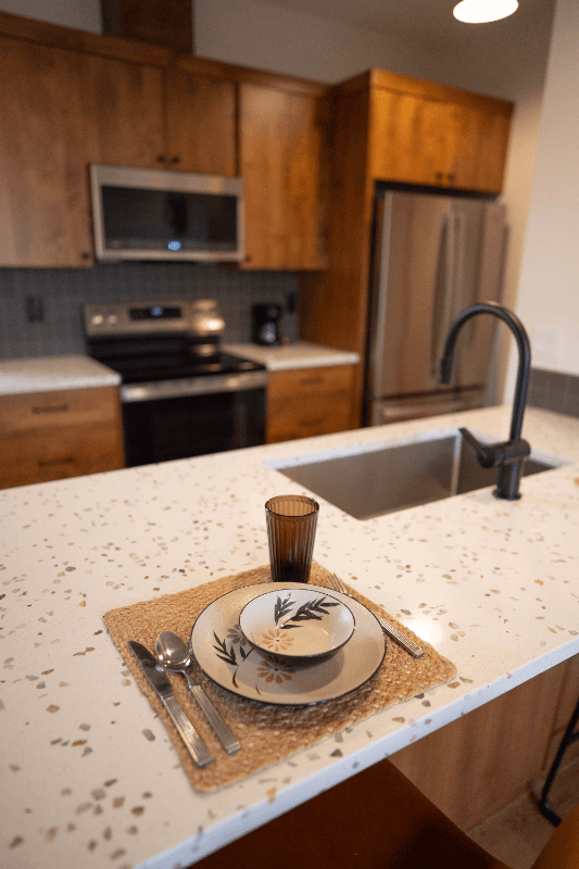 Salem House: 4069 Berwick Ln SE