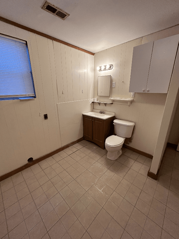 Macon House: 2867 New Clinton Rd
