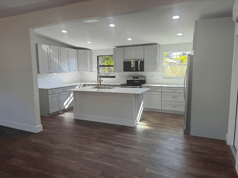Largo House: 3000 Karen Ave