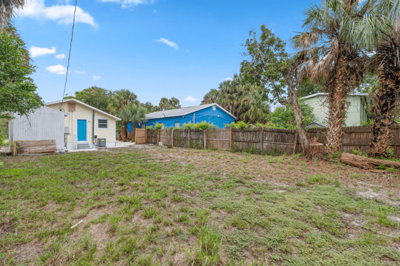 Saint Petersburg House: 1050 19th St S