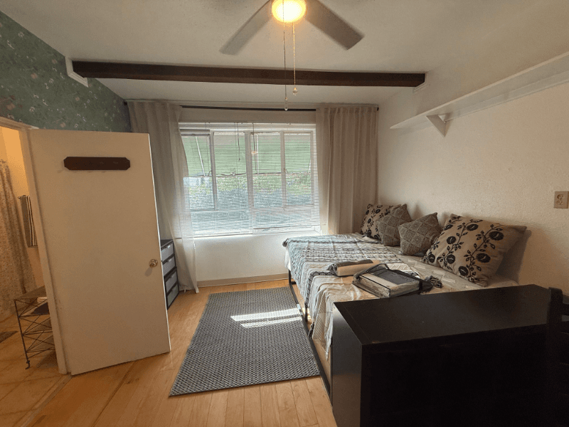 Auburn Apartment: 192 Lubeck Rd